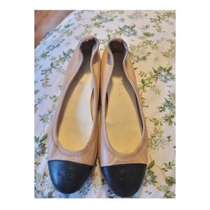 Chanel Beige and Black Women's Ballet Flats 39